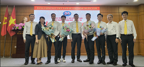 Chi bộ Trung tâm Công nghệ Thông tin tổ chức Lễ kết nạp Đảng viên mới