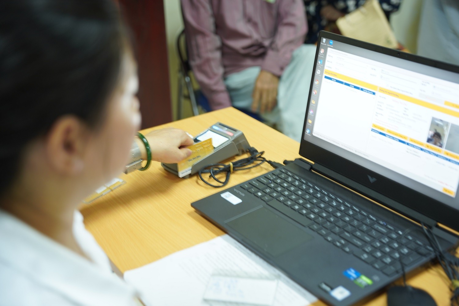Bưu điện Việt Nam tăng cường lực lượng đảm bảo chi trả lương hưu, trợ cấp BHXH theo mức tăng mới