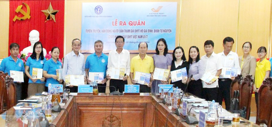 Hậu Giang: Ra quân tuyên truyền, vận động người dân tham gia bảo hiểm xã hội, bảo hiểm y tế