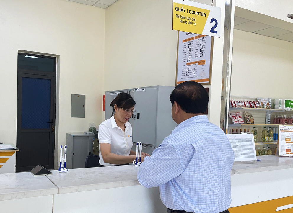 Ninh Bình: Giao dịch viên Bưu điện giúp khách hàng thoát vụ lừa đảo