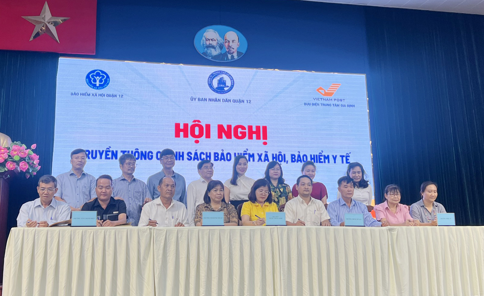 Bưu điện TT Gia Định phát triển người tham gia BHXH, BHYT qua kênh trưởng khu phố, tổ trưởng dân phố