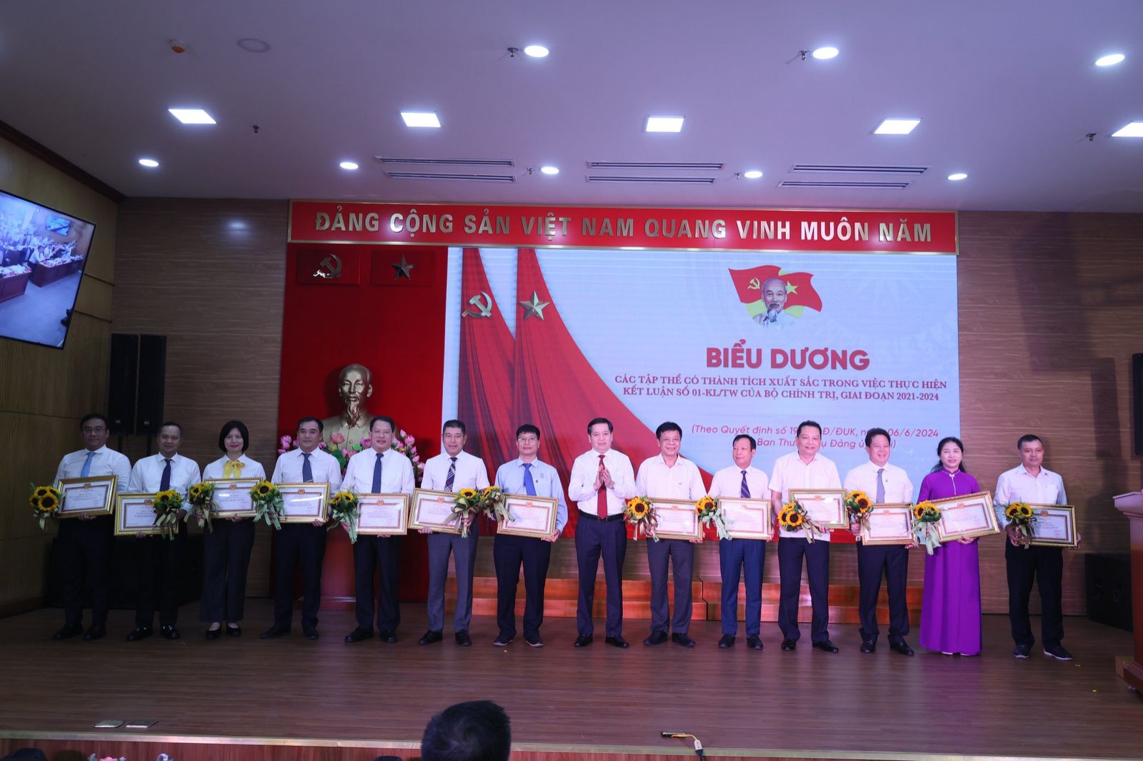 Chi bộ Ban Tài Chính Kế hoạch được tuyên dương tại Hội nghị sơ kết 3 năm thực hiện Kết luận số 01-KL/TW