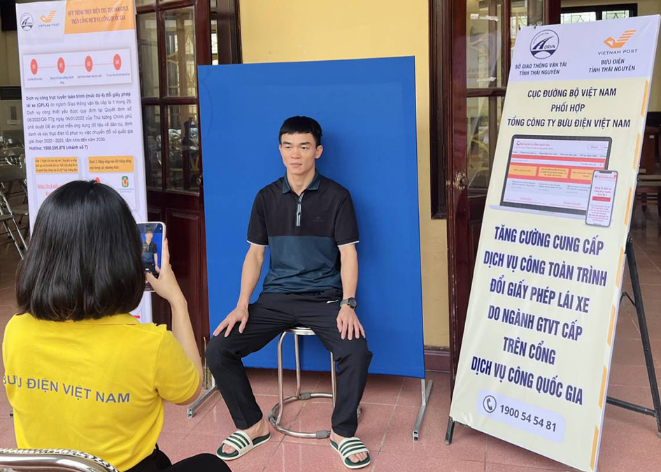 Thái Nguyên: Tổ chức 7 điểm lưu động đổi giấy phép lái xe ô tô trực tuyến toàn trình