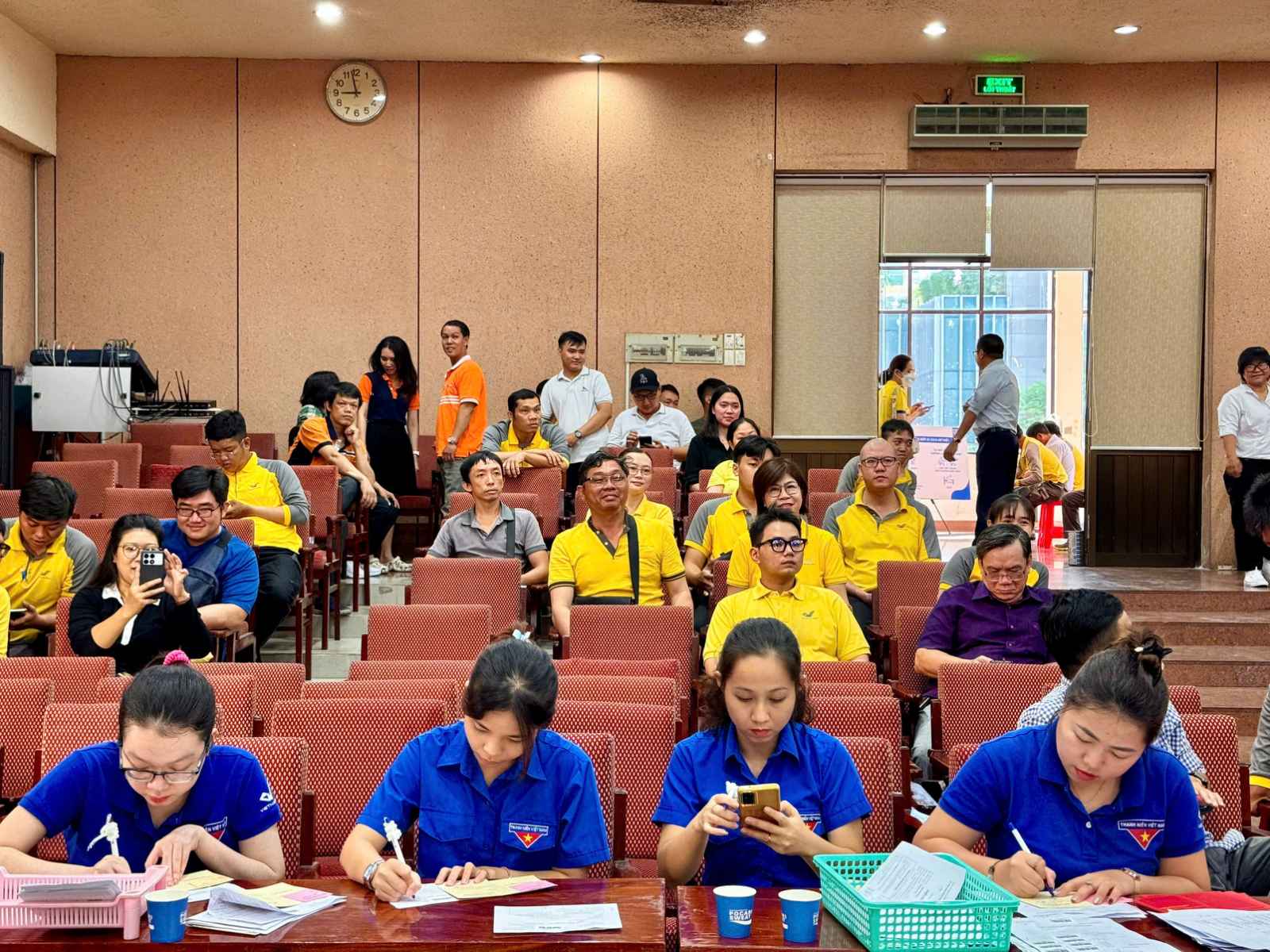 CBNV Bưu điện TP. Hồ Chí Minh trao hơn 260 đơn vị máu