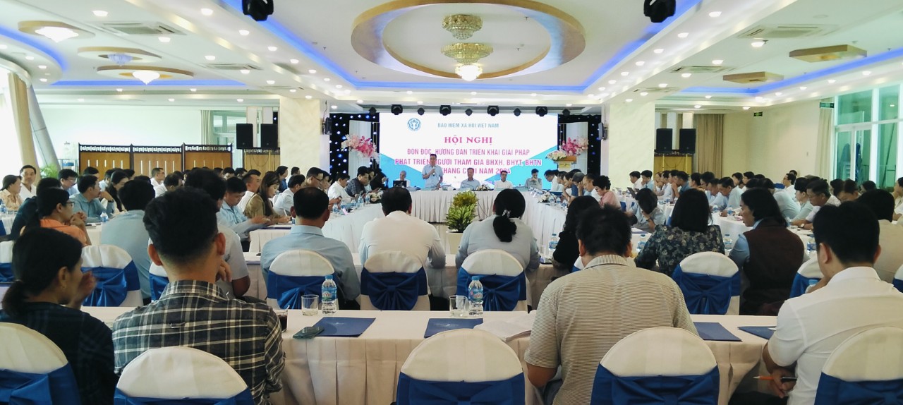 Quyết liệt triển khai các giải pháp phát triển người tham gia Bảo hiểm xã hội, Bảo hiểm y tế các tháng cuối năm